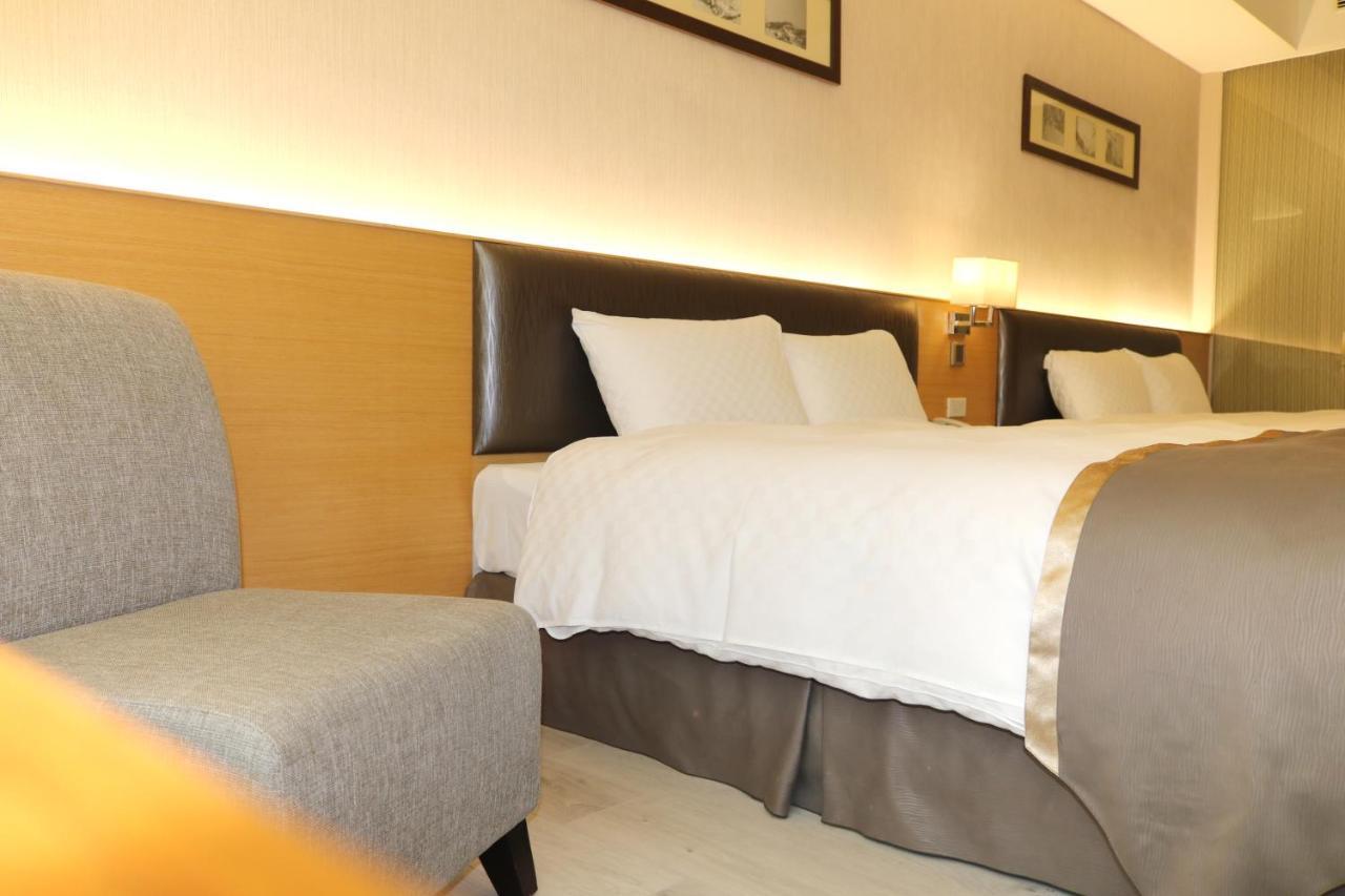 Tsun Huang Hotel Città di Chiayi Esterno foto