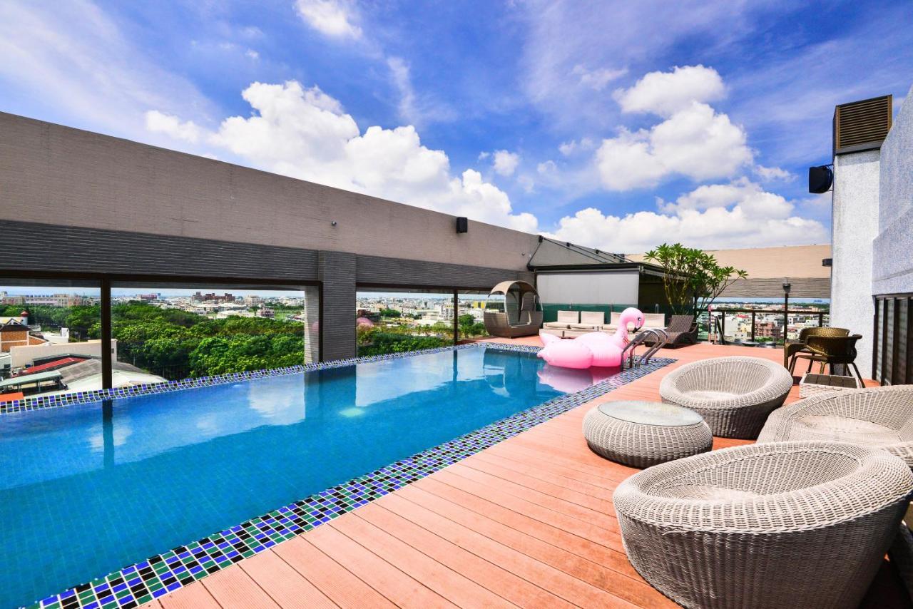 Tsun Huang Hotel Città di Chiayi Esterno foto
