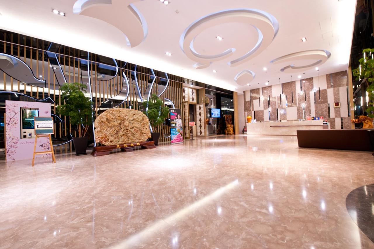 Tsun Huang Hotel Città di Chiayi Esterno foto