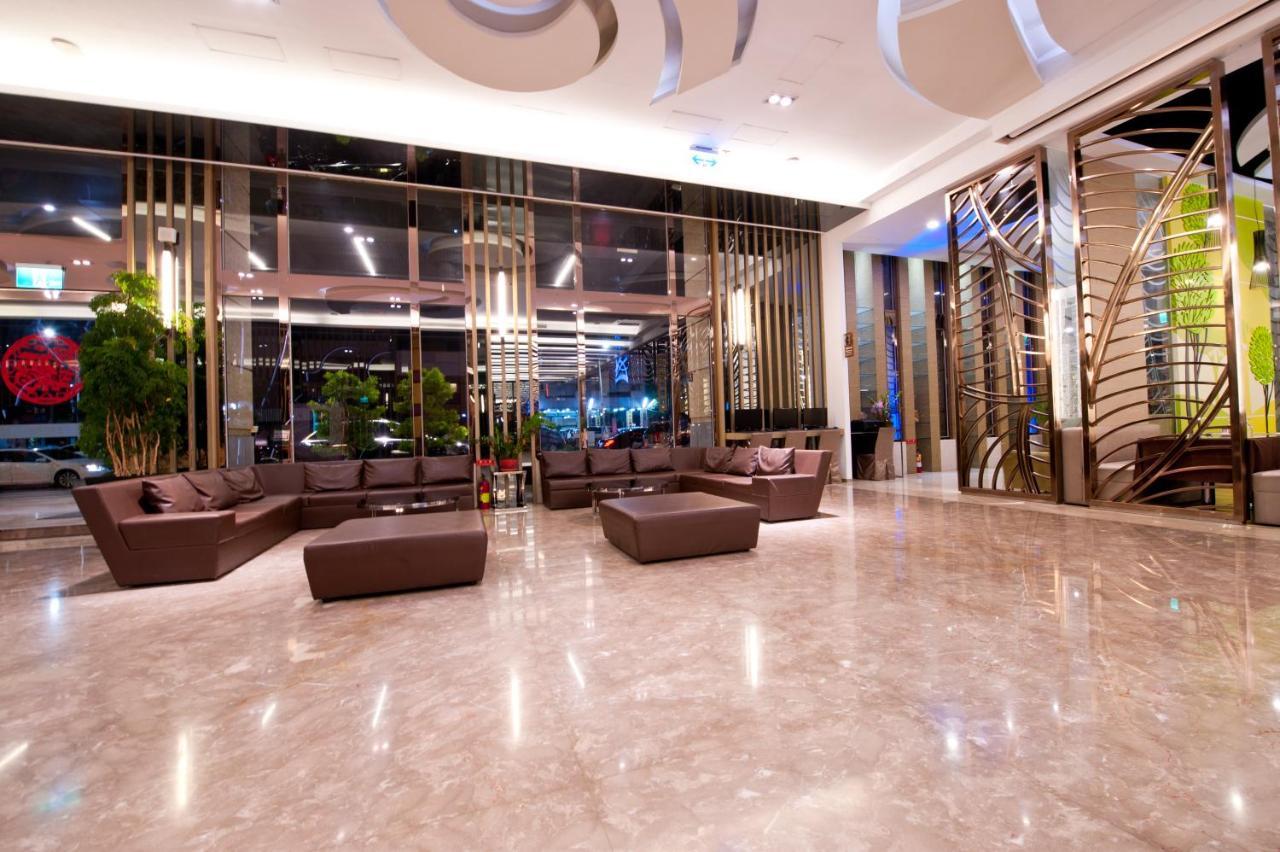 Tsun Huang Hotel Città di Chiayi Esterno foto