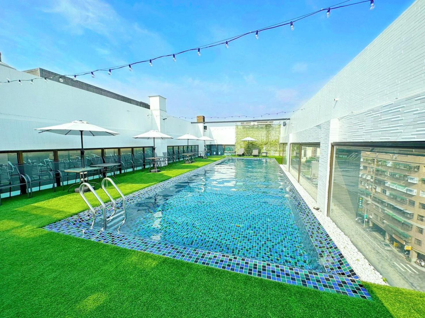 Tsun Huang Hotel Città di Chiayi Esterno foto