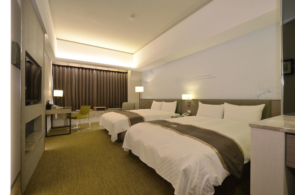 Tsun Huang Hotel Città di Chiayi Esterno foto