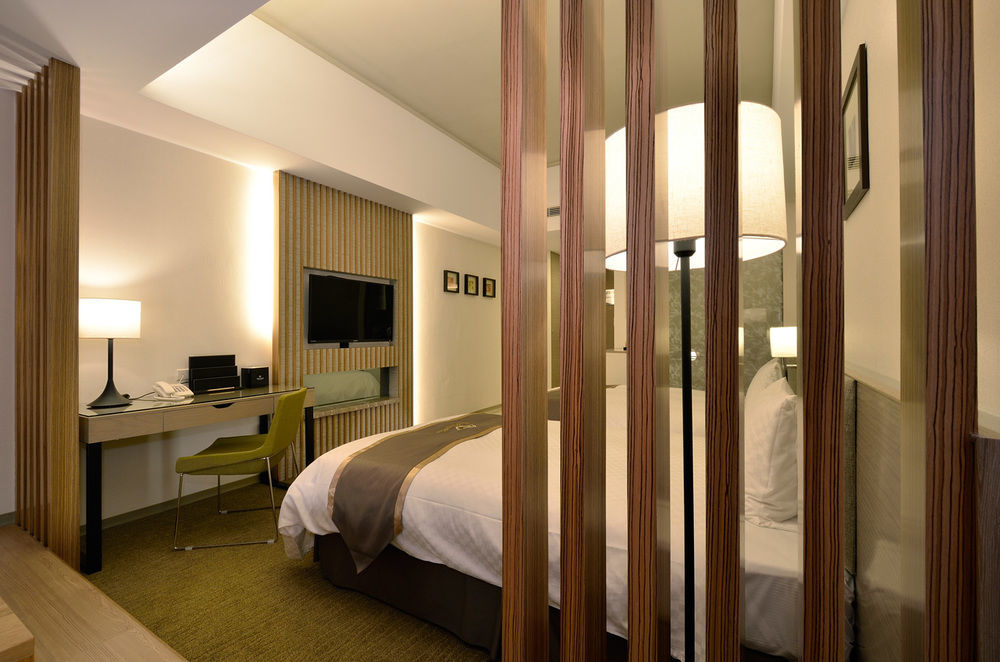 Tsun Huang Hotel Città di Chiayi Esterno foto