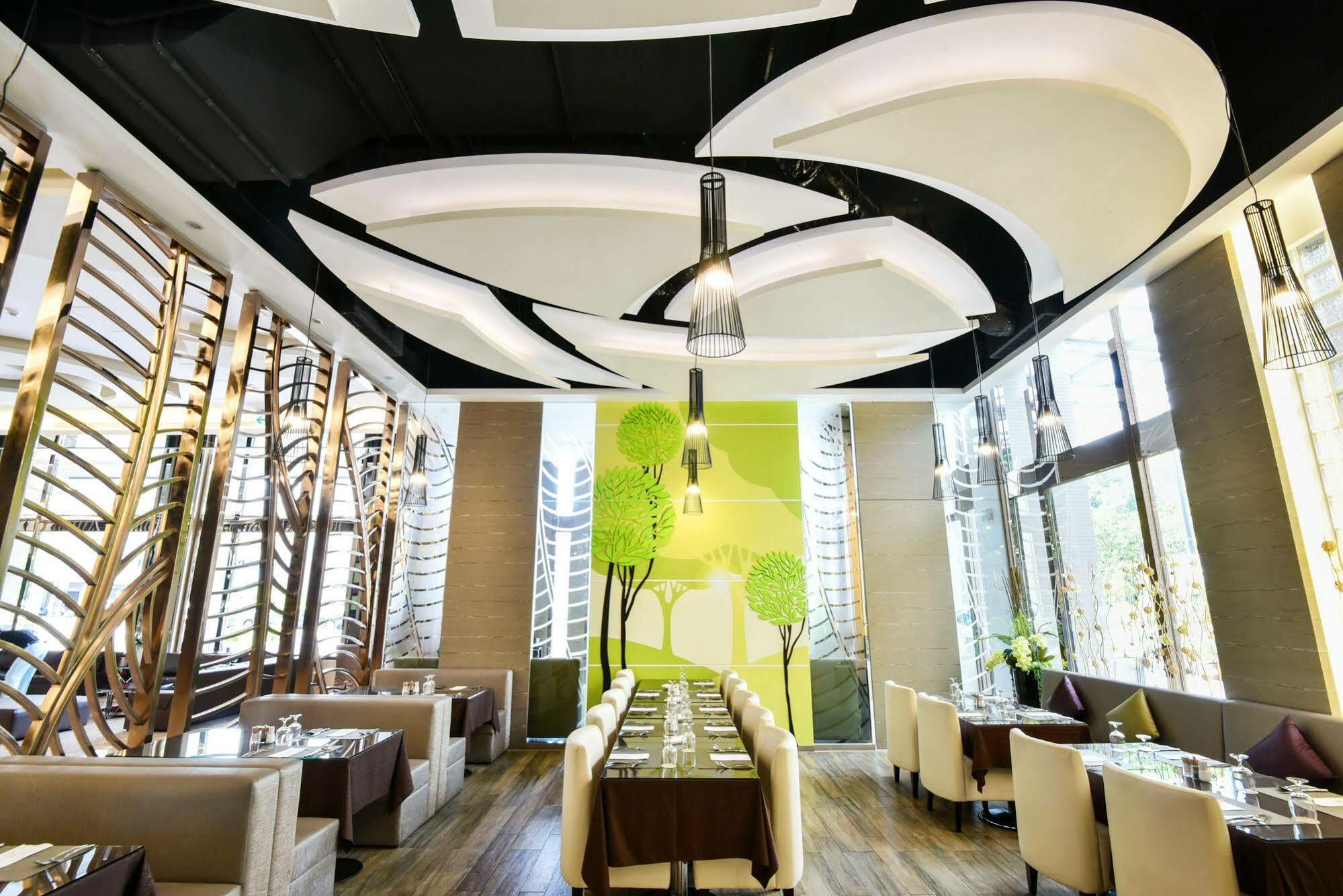 Tsun Huang Hotel Città di Chiayi Esterno foto