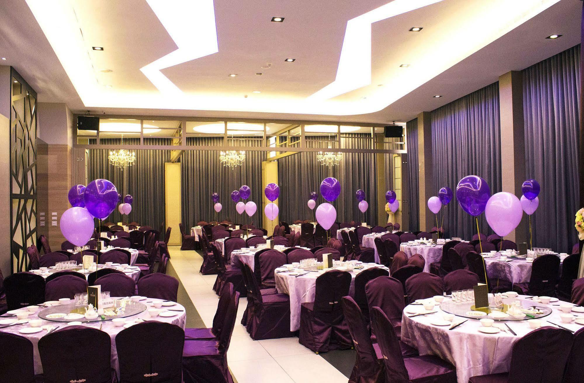 Tsun Huang Hotel Città di Chiayi Esterno foto