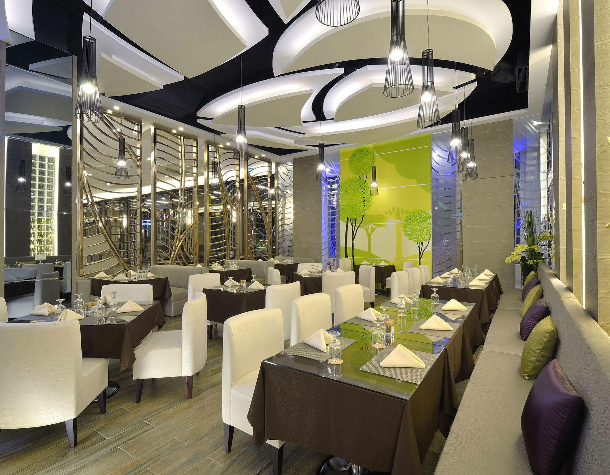 Tsun Huang Hotel Città di Chiayi Esterno foto